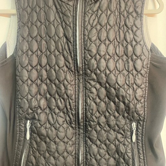 Marker women’s puff quilted vest size large - Picture 8 of 8